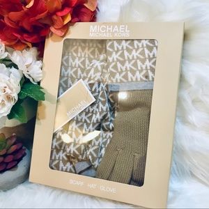 Michael Kors Scarf and Hat Set New